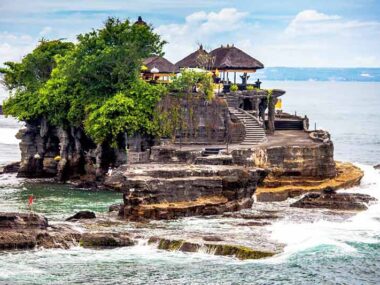 Đền Tanad Lot