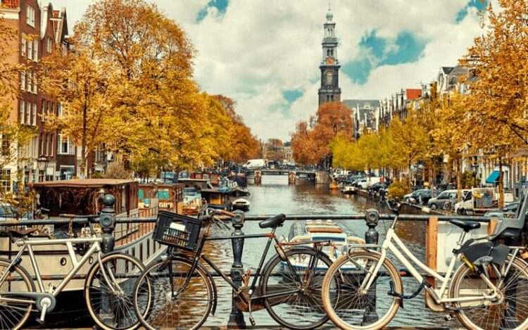 Kênh đào ở Amsterdam