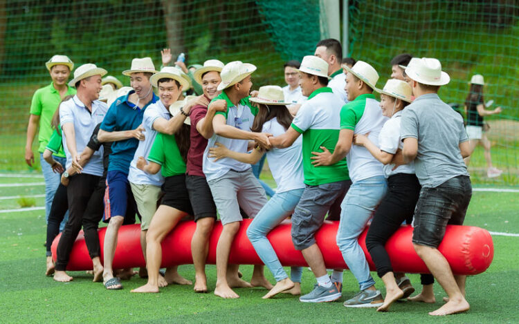 Tour team building doanh nghiệp Đà Lạt - Trekking Hồ Tuyền Lâm - KDL Chuồn Chuồn - Mongo Land - Puppy Farm