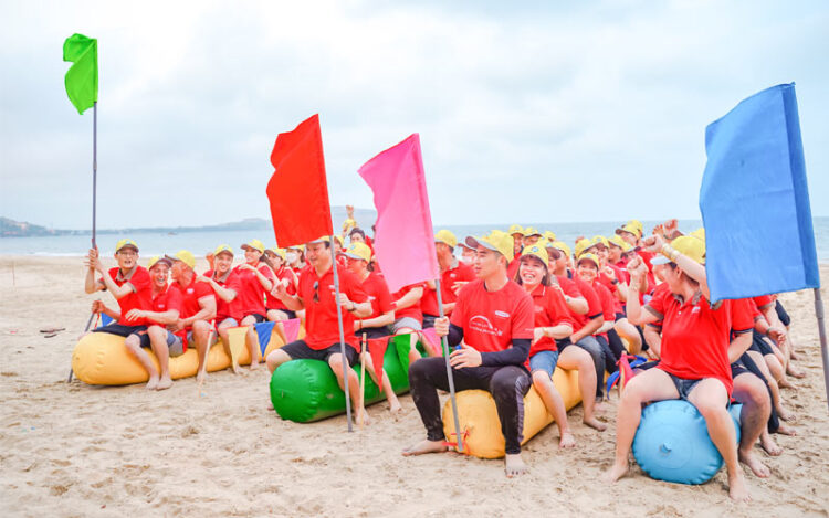 Tour team building doanh nghiệp Hàm Thuận Nam – Núi Takou – Bikini Beach - Hải Đăng Kê Gà