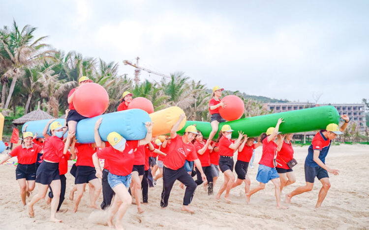 Tour team building doanh nghiệp Hàm Thuận Nam – Núi Takou – Bikini Beach - Hải Đăng Kê Gà