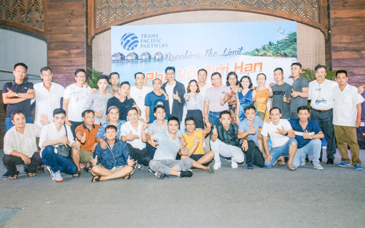 Tour team building doanh nghiệp Phú Quốc - Grand World Thành Phố Không Ngủ - Teambuilding Câu Cá
