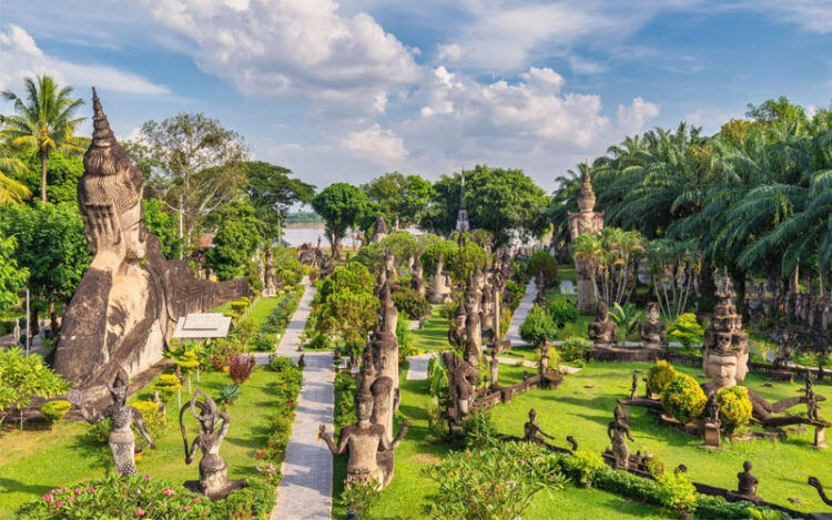 Công viên vườn tượng Phật Wat Xiêng Khuôn (Buddha Park)